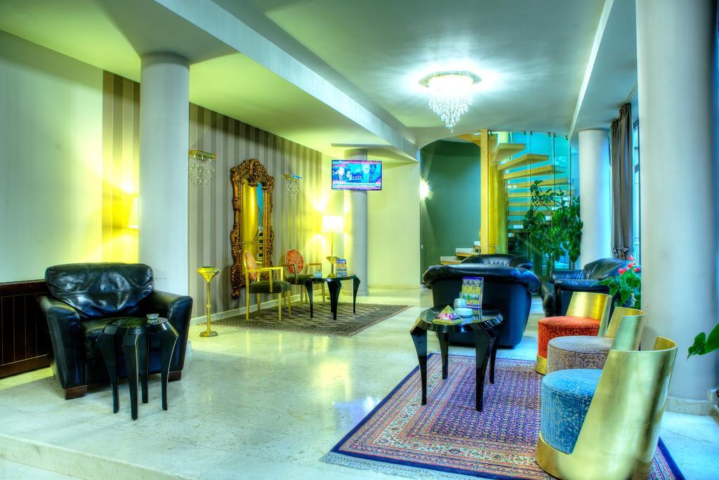 באקאו Hotel Dumbrava מראה חיצוני תמונה