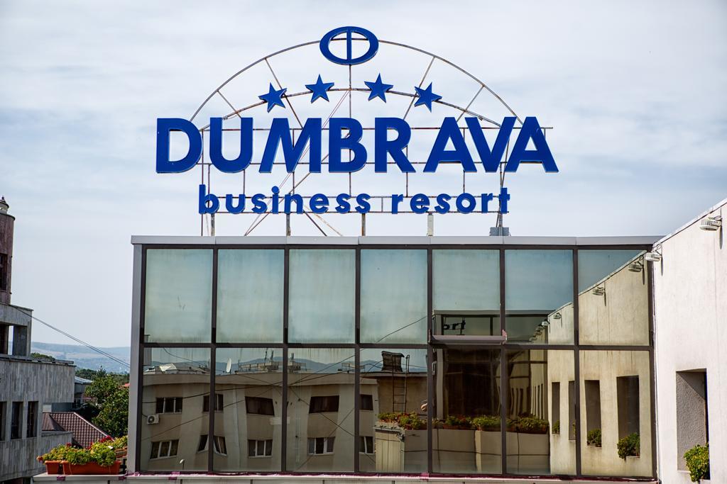 באקאו Hotel Dumbrava מראה חיצוני תמונה