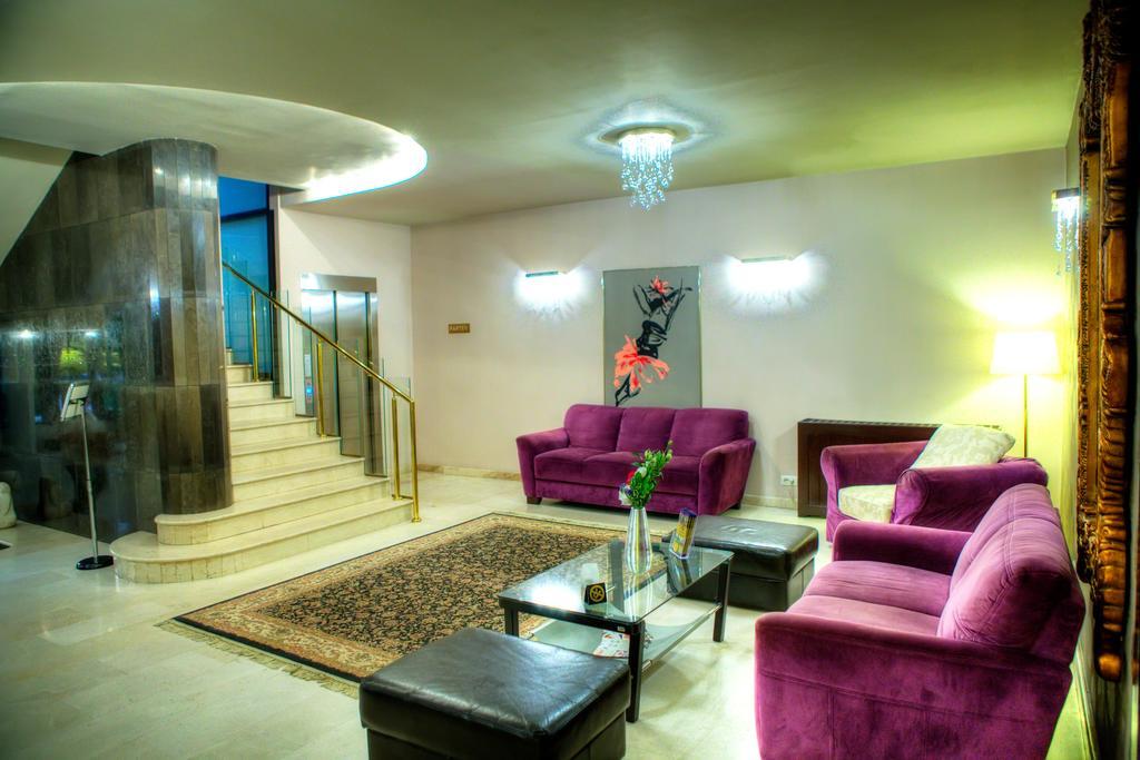 באקאו Hotel Dumbrava מראה חיצוני תמונה